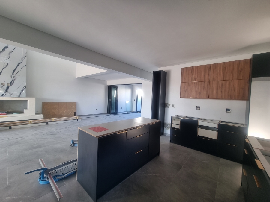 5 Bedroom Property for Sale in Sandown Western Cape